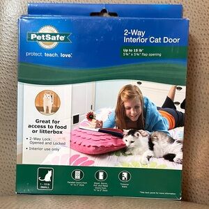 PetSafe 2-Way Interior Cat Door - Blue and White